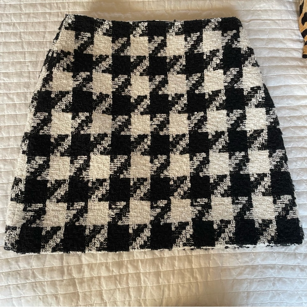 LOFT Black and White Houndstooth Mini Skirt